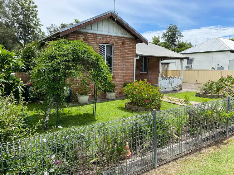 7 Railway Street, Taree NSW 2430