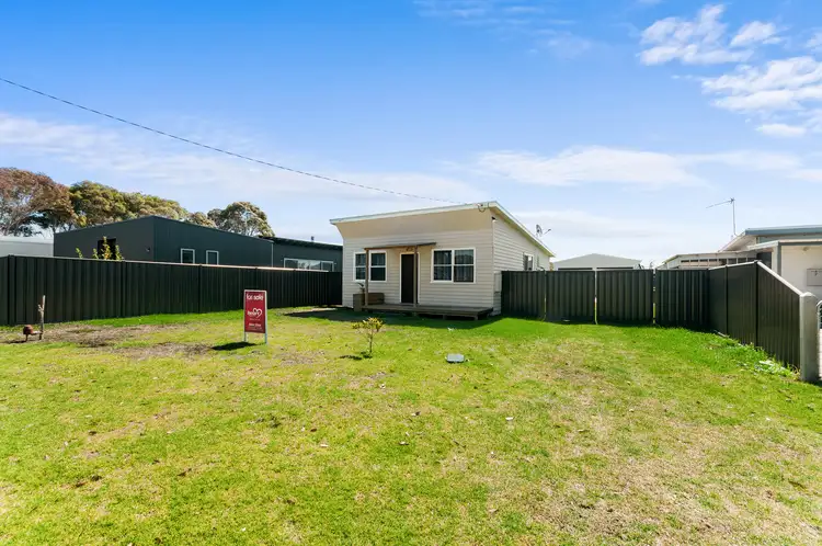 5 Davies Street, Seaspray VIC 3851