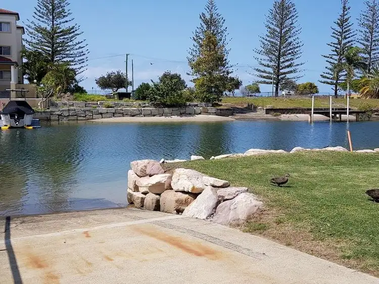 Seventh view of Homely unit listing, 2/17 Madang Crescent, Runaway Bay QLD 4216