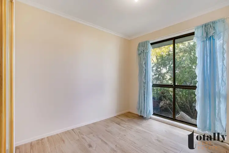 Sixth view of Homely house listing, 4 Dymock Court, Craigieburn VIC 3064
