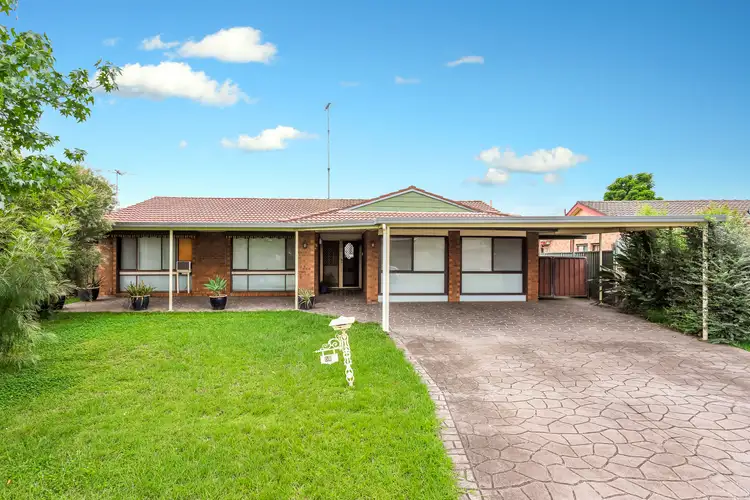 57 Horseshoe Circuit, St Clair NSW 2759