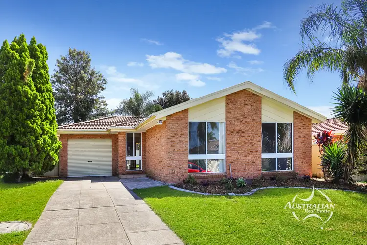 11 Kalambo Place, St Clair NSW 2759