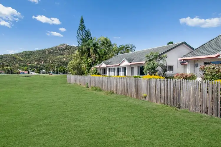 Main view of Homely unit listing, 4/3 Jermyn Street, Hyde Park QLD 4812