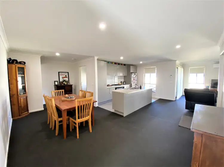 Second view of Homely house listing, 5 Lea Court, Lavington NSW 2641