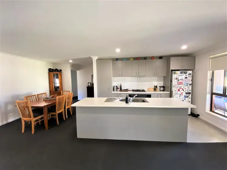 Third view of Homely house listing, 5 Lea Court, Lavington NSW 2641