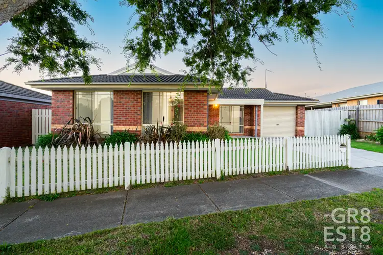 2 Damon Close, Narre Warren South VIC 3805