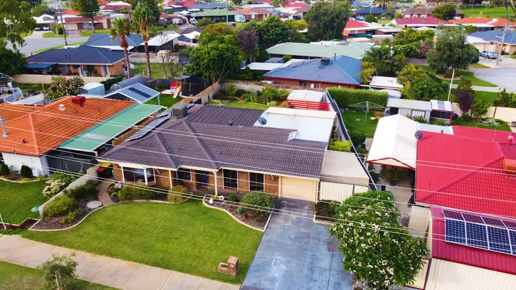 69 Cambridge Crescent, Cooloongup WA 6168