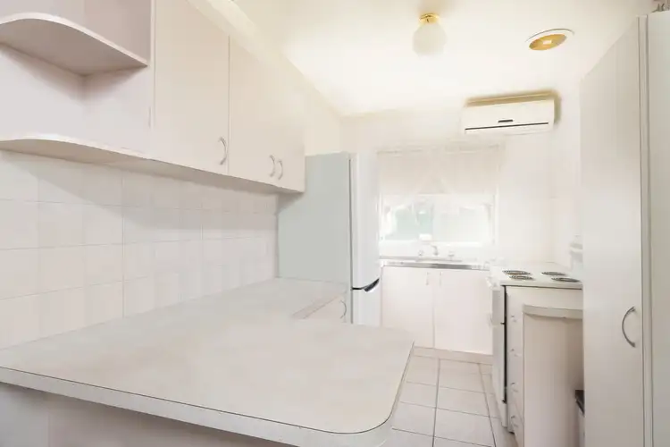 Fourth view of Homely unit listing, 2/92 LAWRENCE STREET, Wodonga VIC 3690