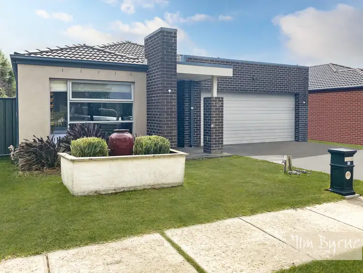 12 Sabel Drive, Cranbourne North VIC 3977