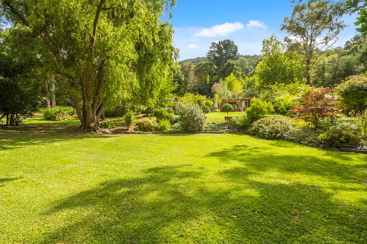 19 Ryans Parade, Mount Macedon VIC 3441