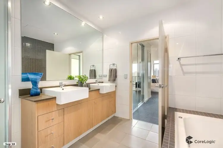 Fifth view of Homely unit listing, 2002/18 Cypress Ave, Surfers Paradise QLD 4217
