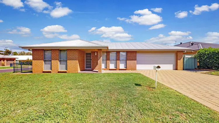9 Selkirk Avenue, Dubbo NSW 2830