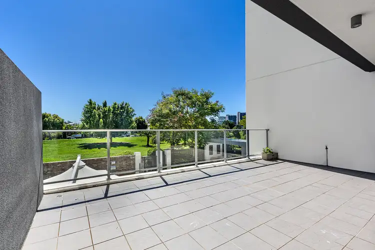 102/11 Compass Drive, Biggera Waters QLD 4216