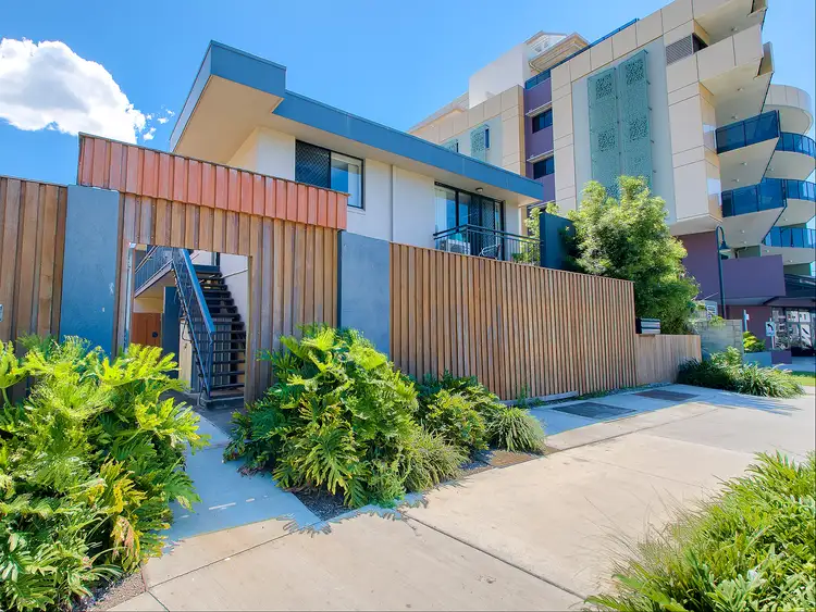 Second view of Homely apartment listing, 3/574 Kingsford Smith Drive, Hamilton QLD 4007