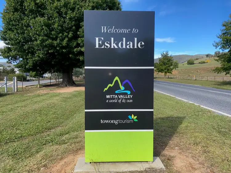 34 LITTLE SNOWY CREEK ROAD, Eskdale VIC 3701