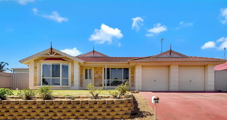 38 BECKHAM RISE, Craigmore SA 5114