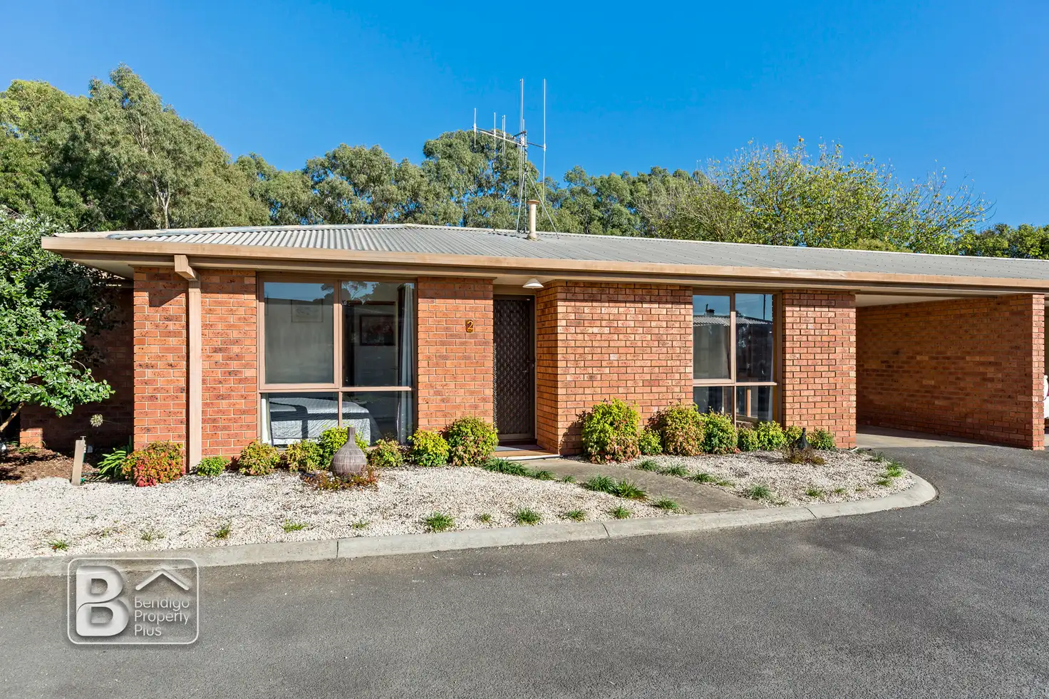 Main view of Homely unit listing, 2/9 Crusoe Road, Kangaroo Flat VIC 3555