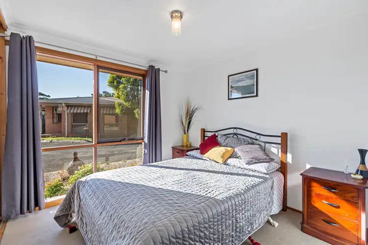 Fourth view of Homely unit listing, 2/9 Crusoe Road, Kangaroo Flat VIC 3555