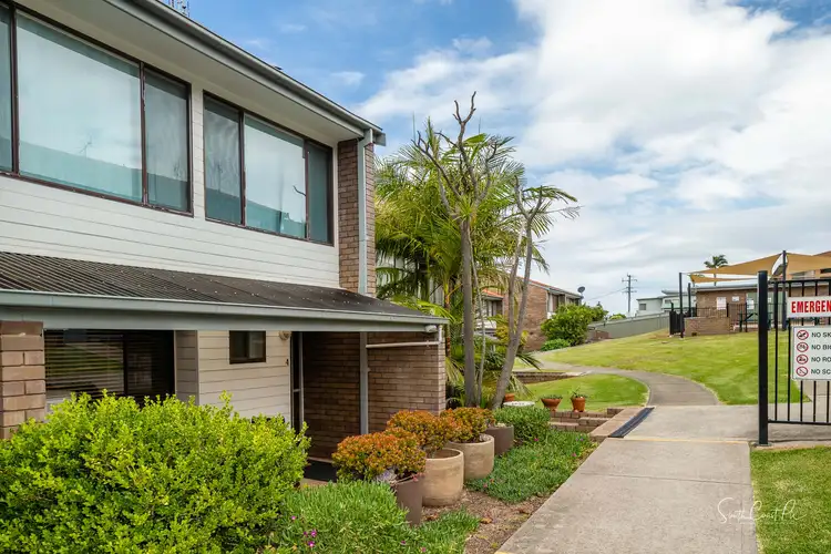 4/1 CALTON ROAD, Batehaven NSW 2536