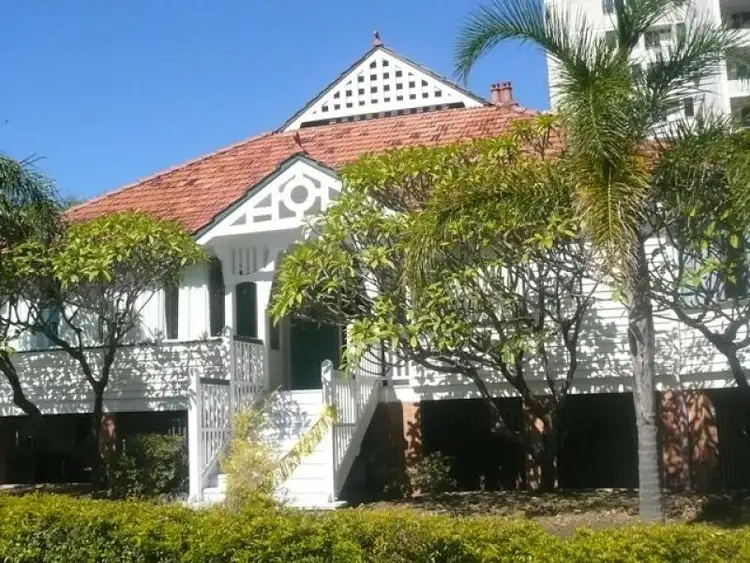 3/27 Dornoch Terrace