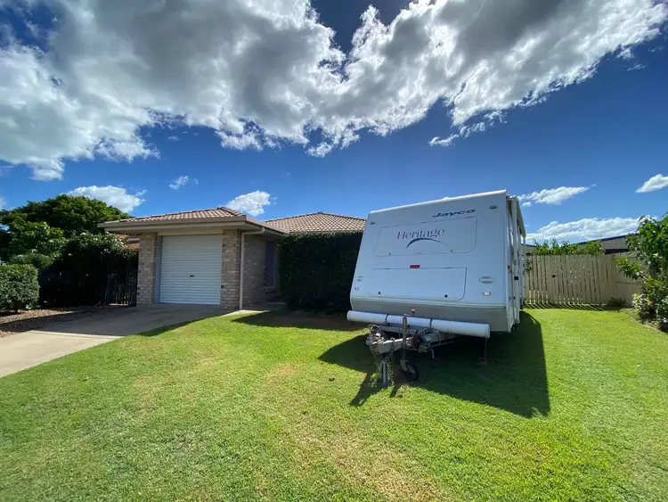 15 Elliot Court, Eli Waters QLD 4655