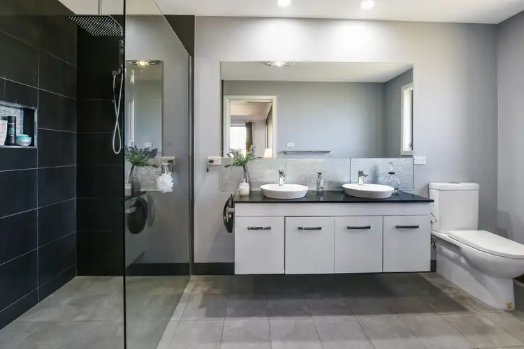 Fifth view of Homely house listing, 1 Hillcrest Avenue, Bowenfels NSW 2790