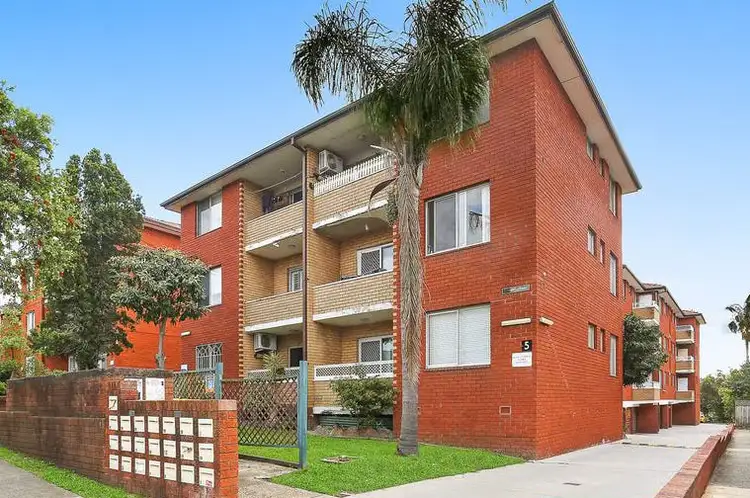 9/5 Phillip Street, Roselands NSW 2196