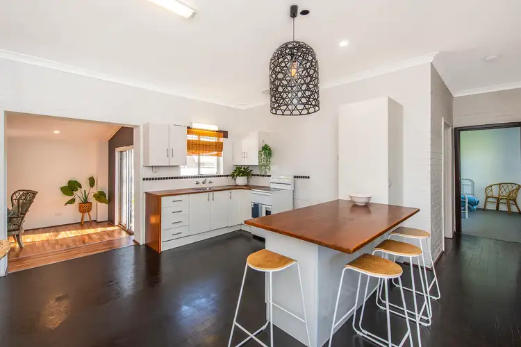 2/42 Peter Street, Halls Head WA 6210