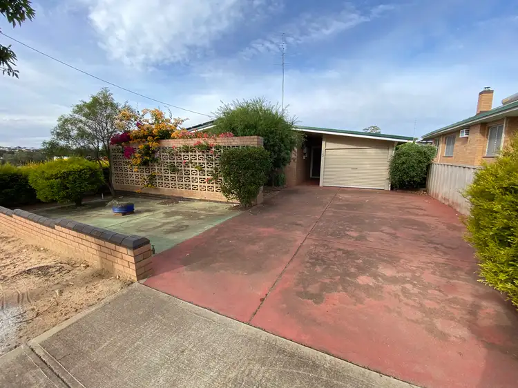 5 Duke Street East, Northam WA 6401