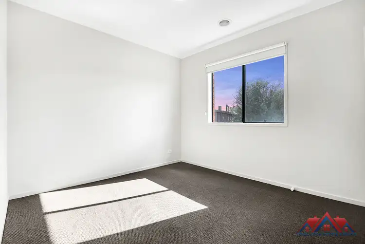 Fifth view of Homely house listing, 7 Aramon Way, Berwick VIC 3806