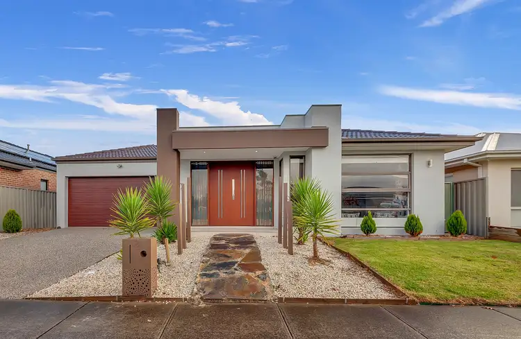 Main view of Homely house listing, 8 Stag Close, Cranbourne East VIC 3977