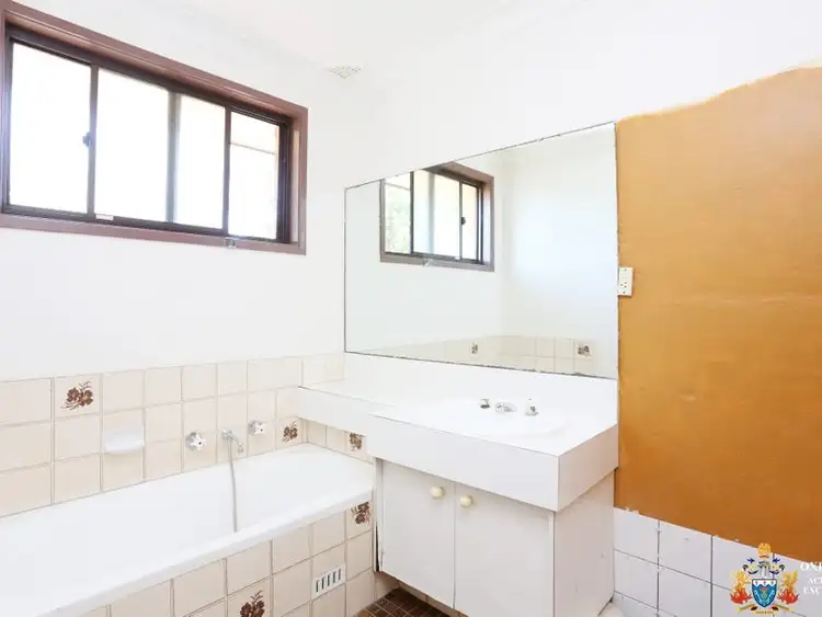 Fifth view of Homely house listing, 10 Geranium Avenue, Macquarie Fields NSW 2564