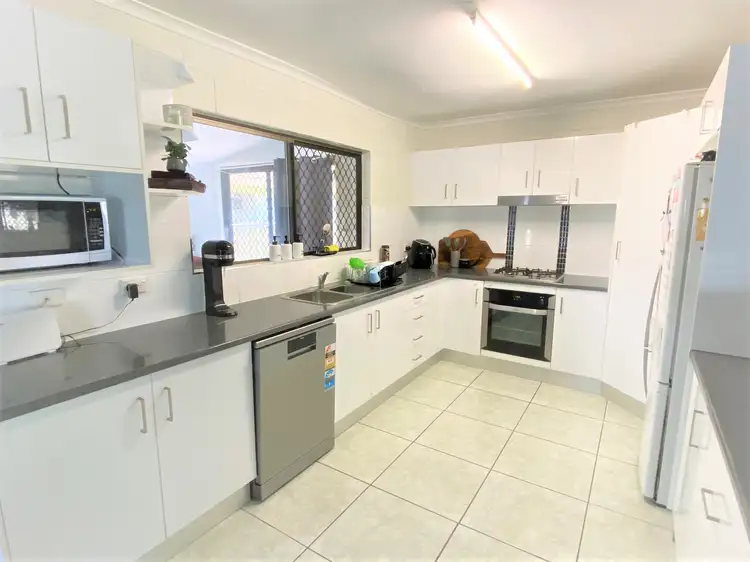 76 Toogood Road, Woree QLD 4868