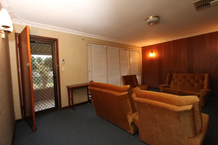 20 Hassett Street, Cloverdale WA 6105