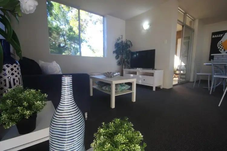 4/208 Carmody Road, St Lucia QLD 4067