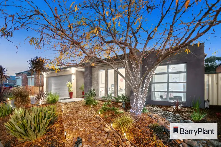24 Dunbarrim Avenue, Cairnlea VIC 3023