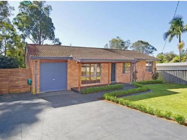 1 Una Avenue, Charmhaven NSW 2263