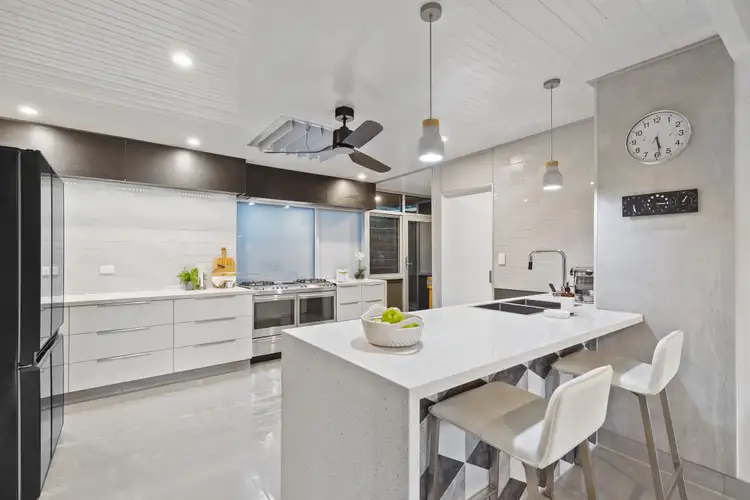 Sixth view of Homely house listing, 5 Camelot Court, Mount Eliza VIC 3930