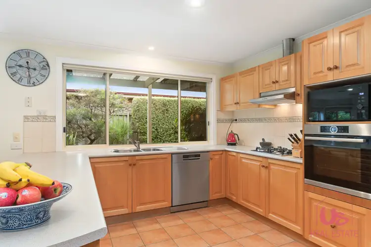 Fifth view of Homely house listing, 8 Heatherwood Grove, Langwarrin VIC 3910