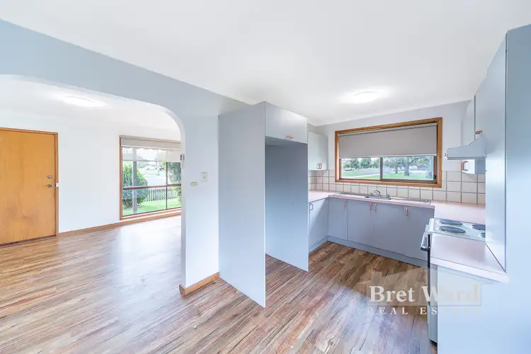 Sixth view of Homely house listing, 1/24 Ligar Street, Bairnsdale VIC 3875