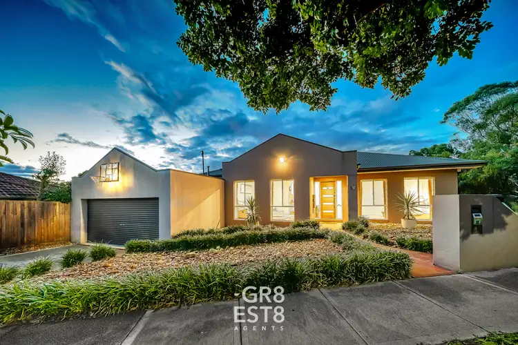 19 Valley View Crescent, Berwick VIC 3806