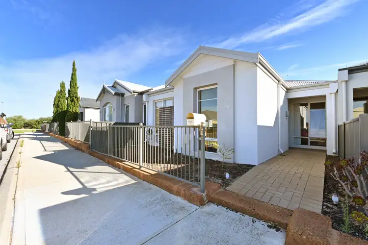 81 Bellas Circuit, Piara Waters WA 6112