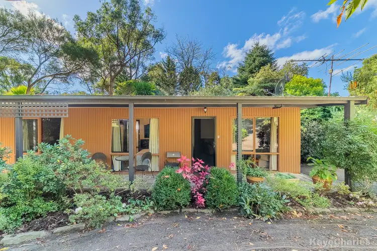 33 First Avenue, Cockatoo VIC 3781