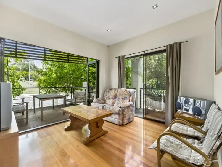 132 Carmody Road, St Lucia QLD 4067