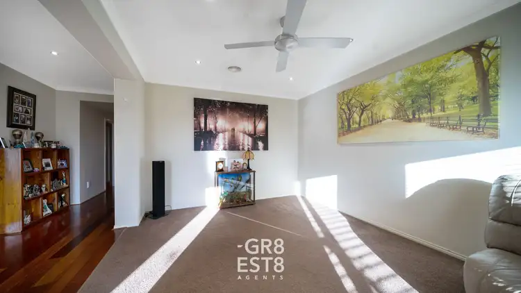 Fifth view of Homely house listing, 8 Kemsley Green, Cranbourne East VIC 3977