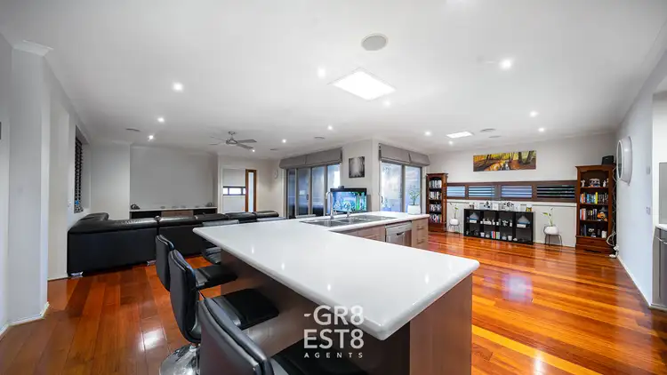 Sixth view of Homely house listing, 8 Kemsley Green, Cranbourne East VIC 3977