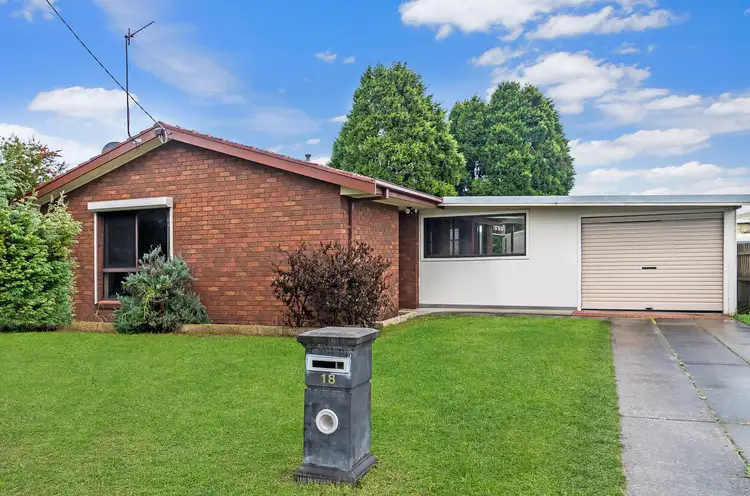18 Karinya Crescent, Portland VIC 3305