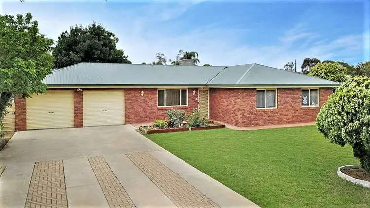 105 Oak Crescent, Narromine NSW 2821