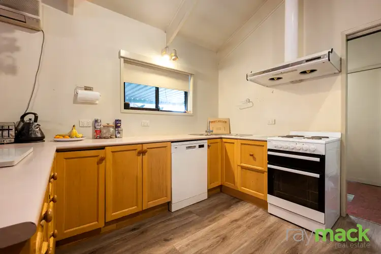 Fifth view of Homely house listing, 6 Wattle Court, Wodonga VIC 3690