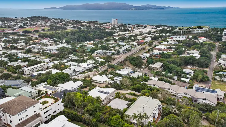 6 Stanton Terrace, Townsville City QLD 4810